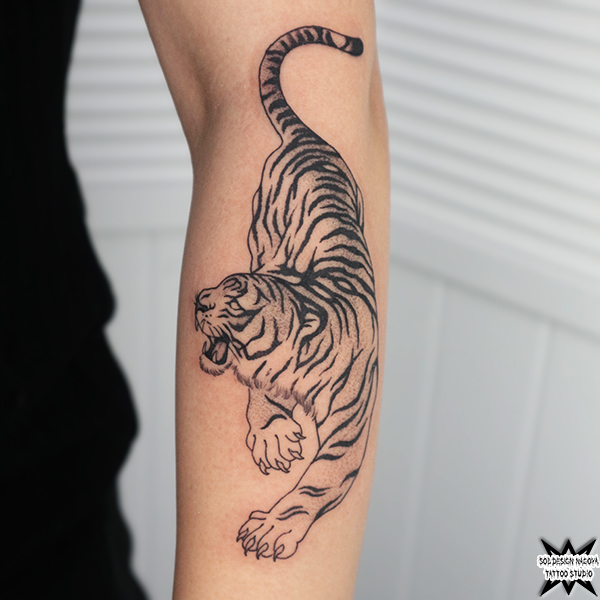 大須　タトゥー