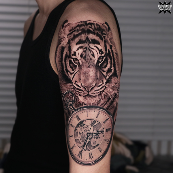 大須　タトゥー