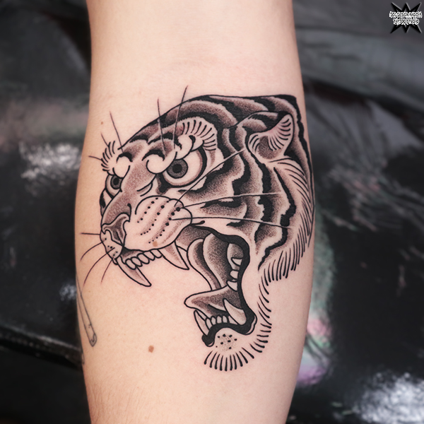 大須　タトゥー